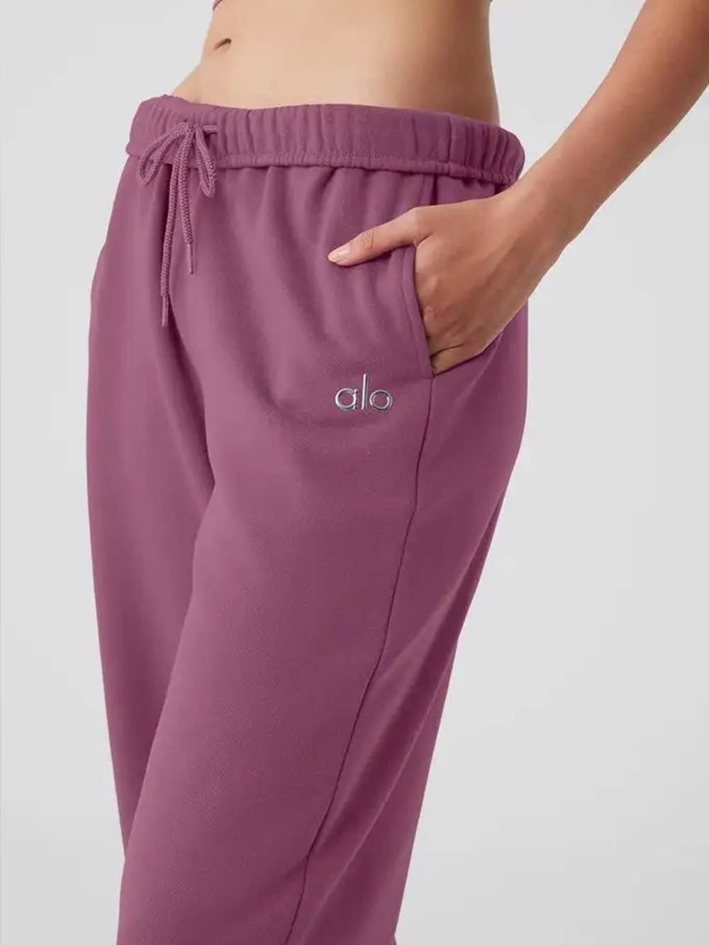 ALO Yoga Accolade Straight Leg Sweatpants